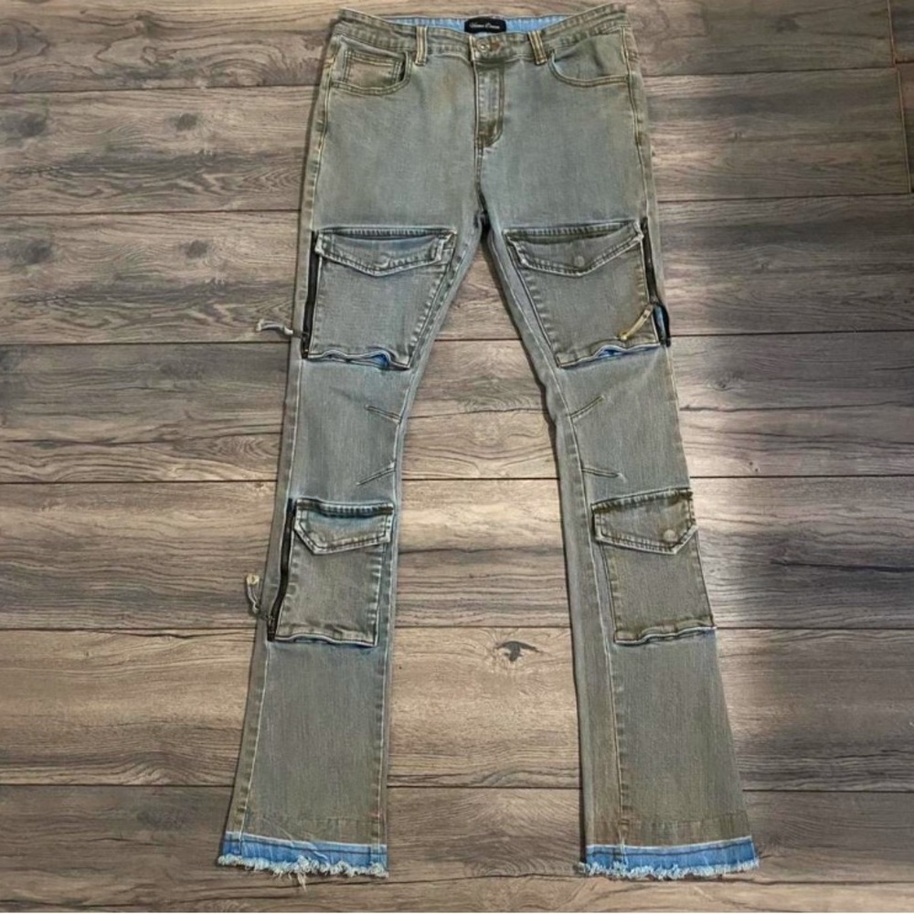 Distressed Cargo Jeans with Frayed Hem